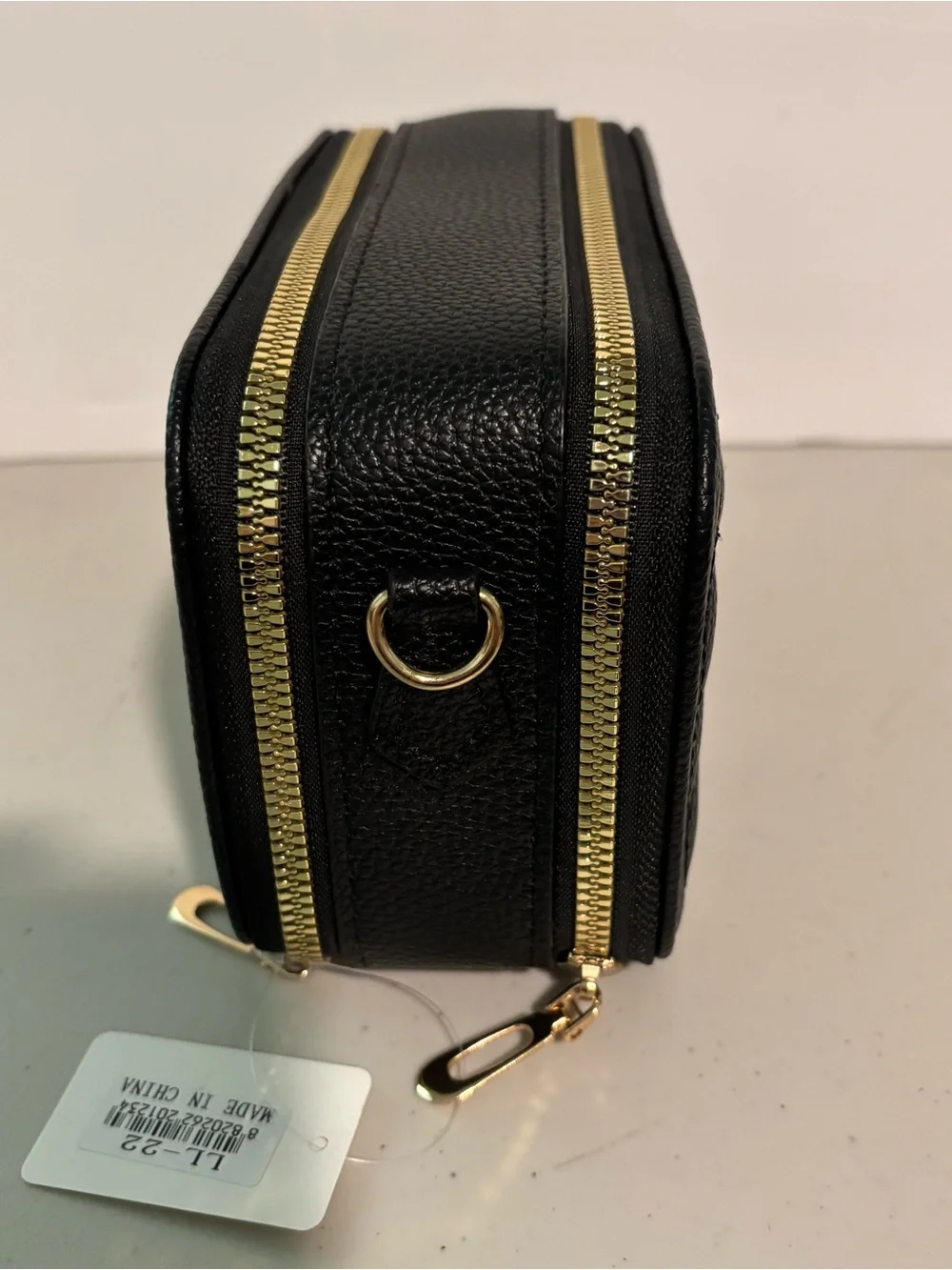Unknown chic black